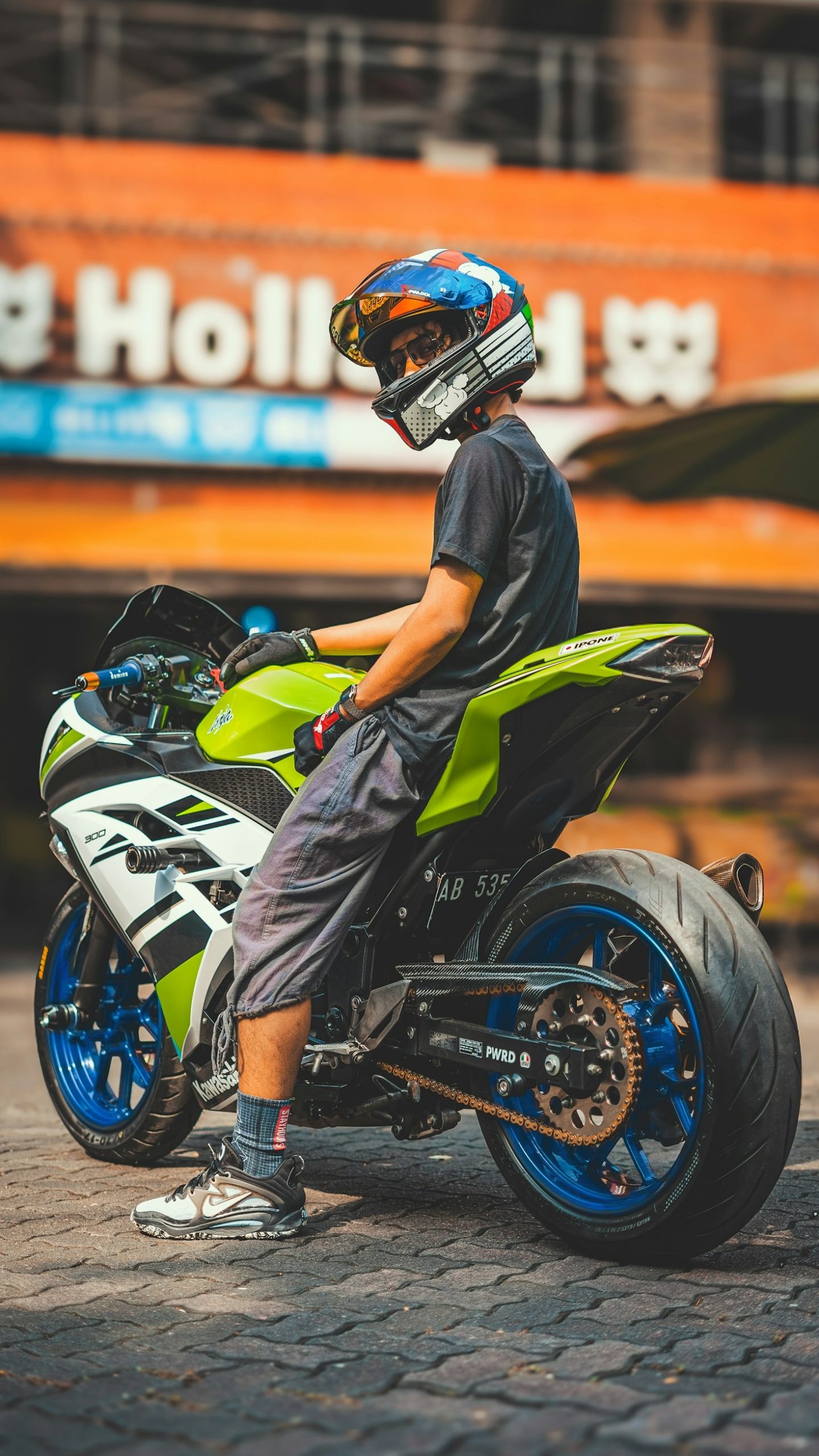Pourquoi la Ninja 400 est la reine des taquineries